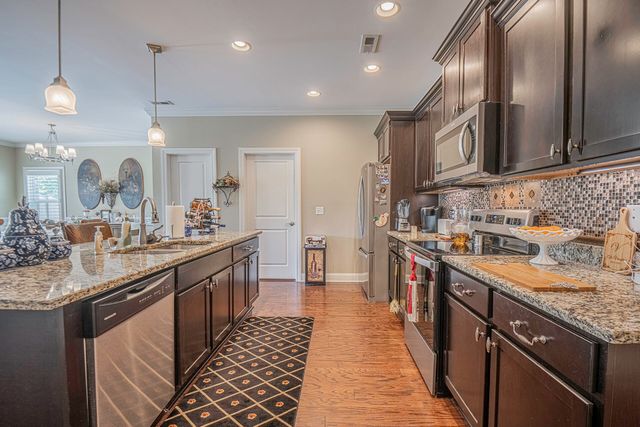 1869 Basilica Court, Hixson, TN 37343