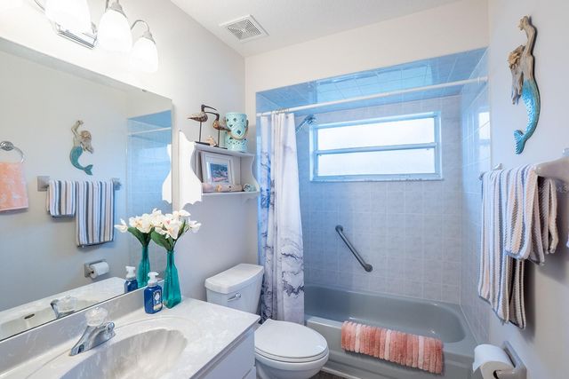 18 WESTROCK LANE, Palm Coast, FL 32164