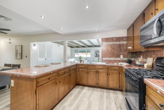750 Melrose Pl, Vista, CA 92083