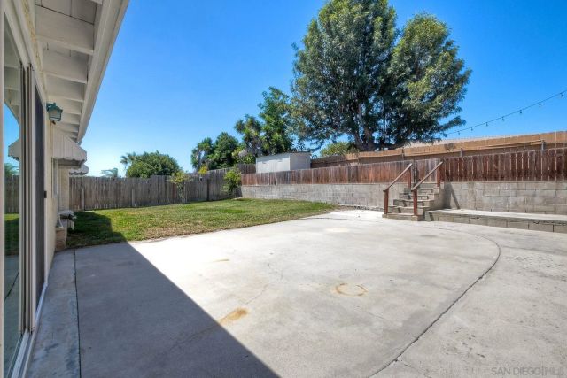 750 Melrose Pl, Vista, CA 92083