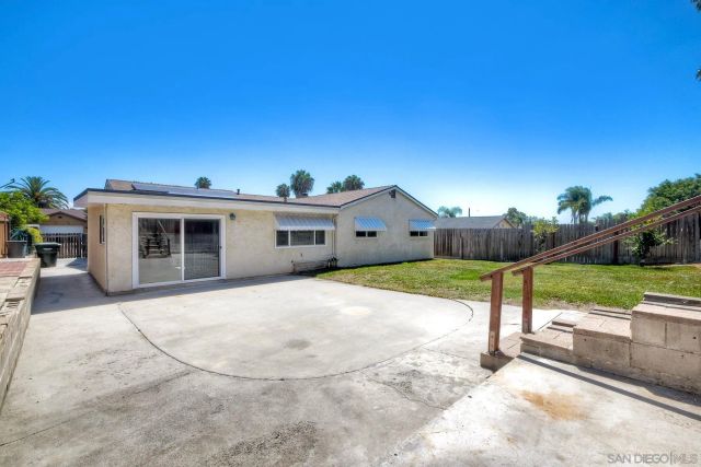 750 Melrose Pl, Vista, CA 92083