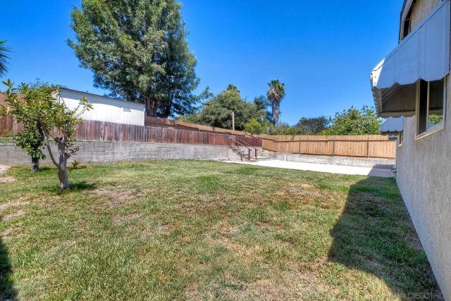 750 Melrose Pl, Vista, CA 92083