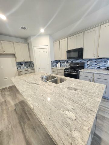 6120 Fall Creek Lane, Fort Worth, TX 76123