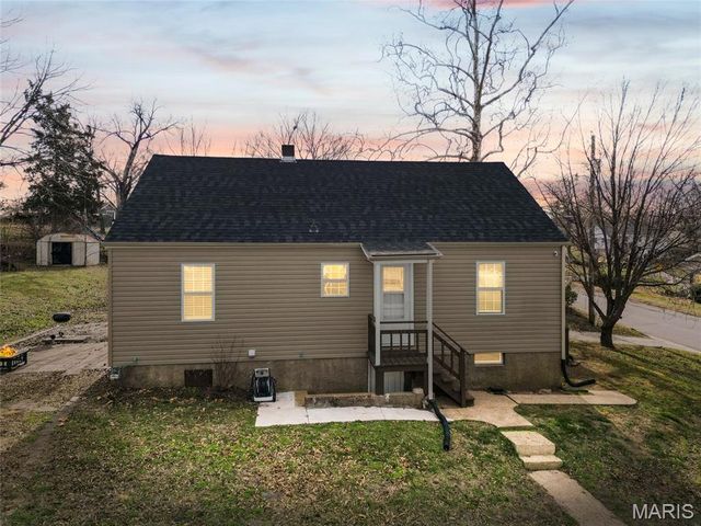 319 N Washington Street, De Soto, MO 63020