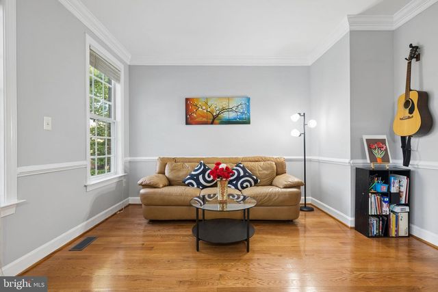 116 HERNDON MILL CIR, Herndon, VA 20170