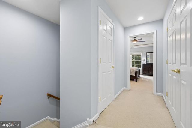 116 HERNDON MILL CIR, Herndon, VA 20170