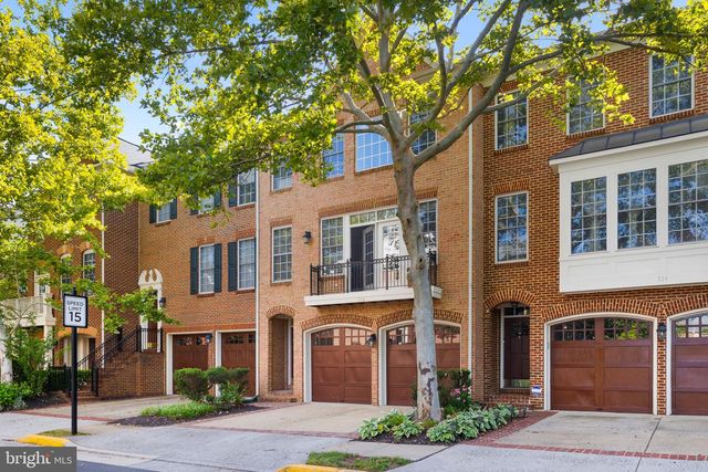 116 HERNDON MILL CIR, Herndon, VA 20170