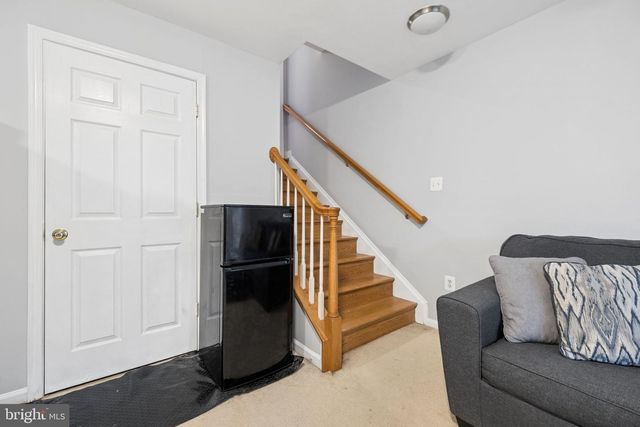 116 HERNDON MILL CIR, Herndon, VA 20170