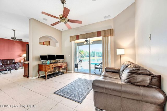 348 Gardendale Circle SE, Palm Bay, FL 32909