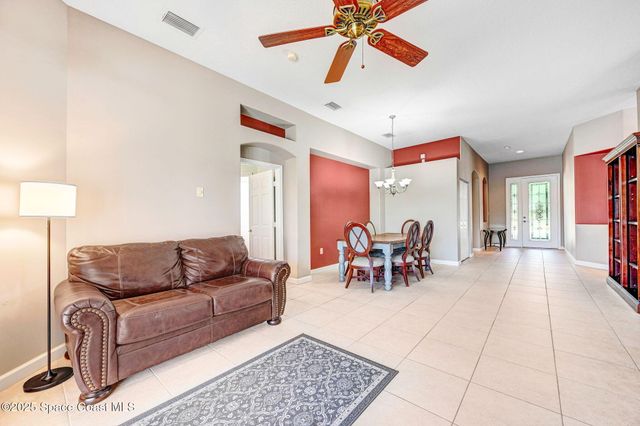 348 Gardendale Circle SE, Palm Bay, FL 32909