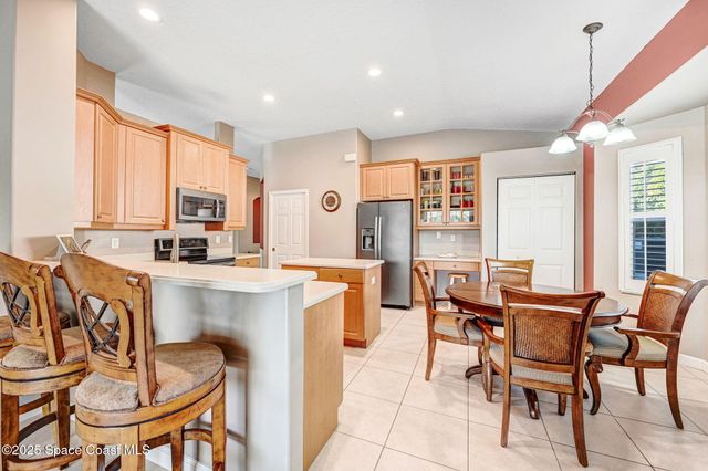 348 Gardendale Circle SE, Palm Bay, FL 32909