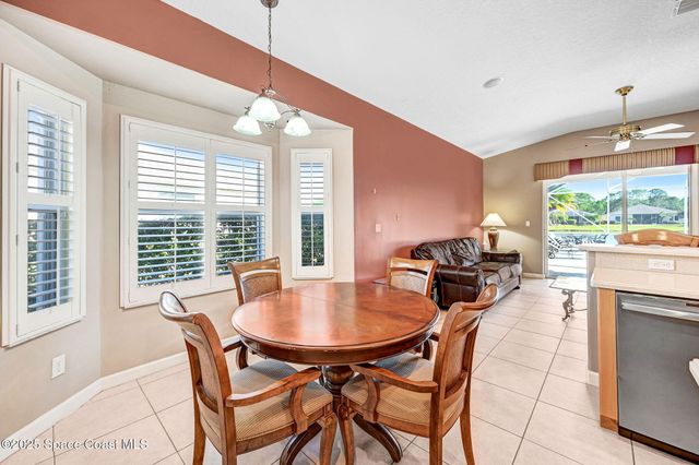 348 Gardendale Circle SE, Palm Bay, FL 32909