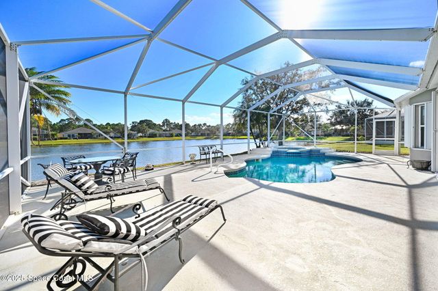 348 Gardendale Circle SE, Palm Bay, FL 32909