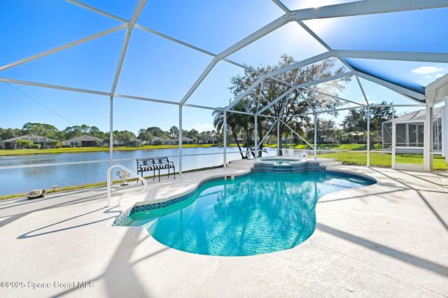 348 Gardendale Circle SE, Palm Bay, FL 32909