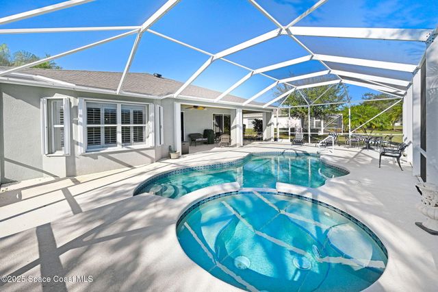 348 Gardendale Circle SE, Palm Bay, FL 32909