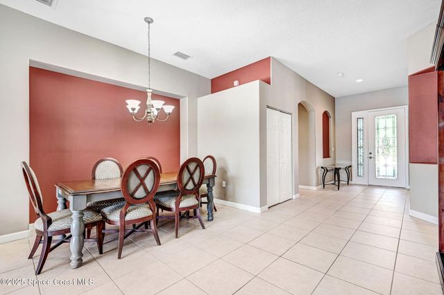 348 Gardendale Circle SE, Palm Bay, FL 32909