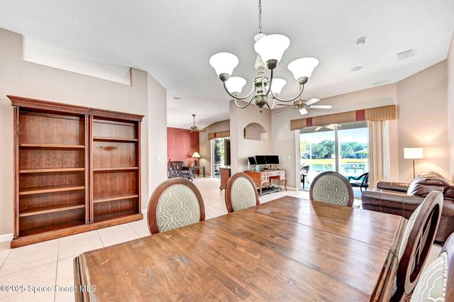 348 Gardendale Circle SE, Palm Bay, FL 32909