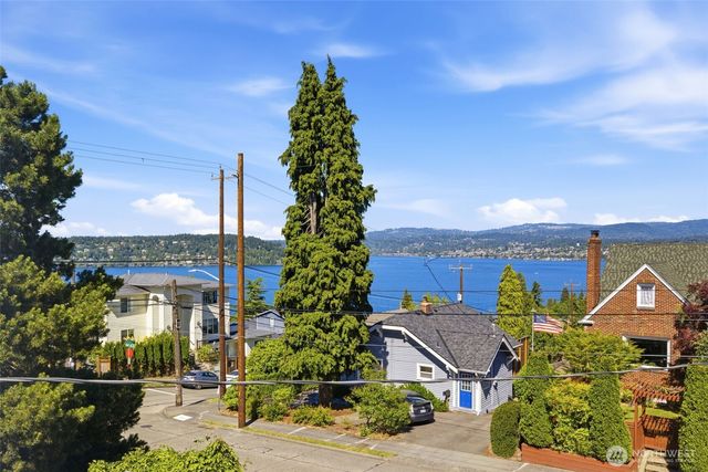 10209 64th Avenue S, Seattle, WA 98178