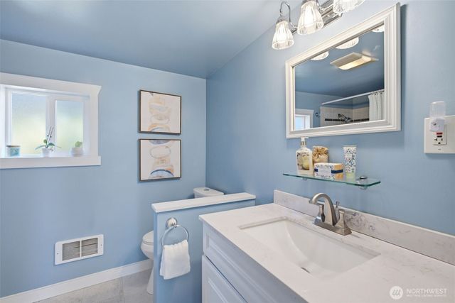 10209 64th Avenue S, Seattle, WA 98178