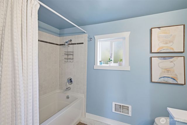 10209 64th Avenue S, Seattle, WA 98178