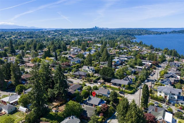 10209 64th Avenue S, Seattle, WA 98178