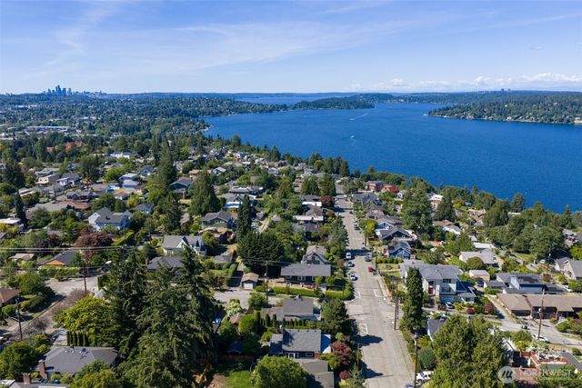 10209 64th Avenue S, Seattle, WA 98178