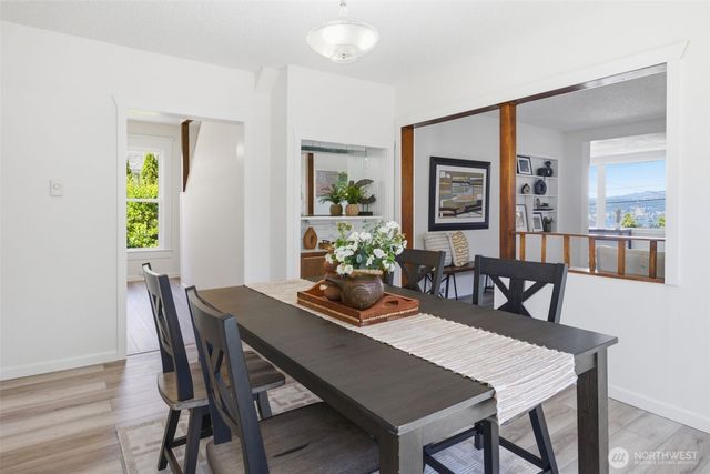 10209 64th Avenue S, Seattle, WA 98178