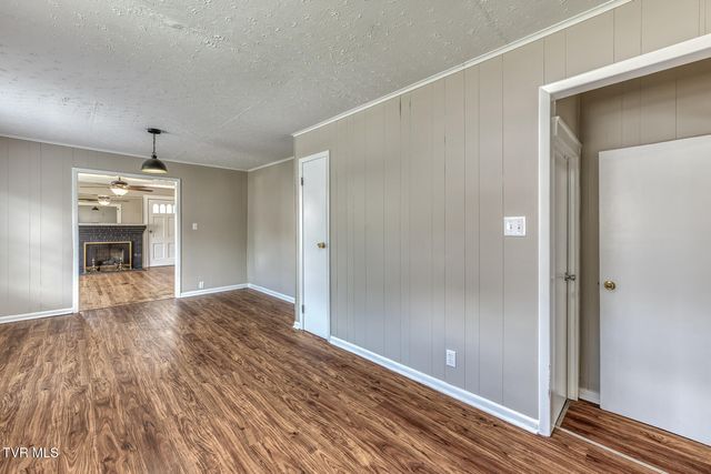 5270 Fort Henry Drive, Kingsport, TN 37663