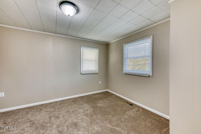 5270 Fort Henry Drive, Kingsport, TN 37663