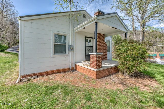 5270 Fort Henry Drive, Kingsport, TN 37663