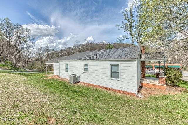 5270 Fort Henry Drive, Kingsport, TN 37663