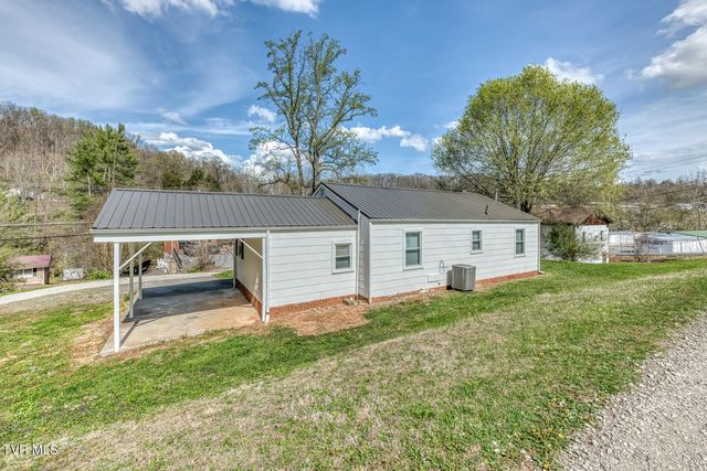 5270 Fort Henry Drive, Kingsport, TN 37663