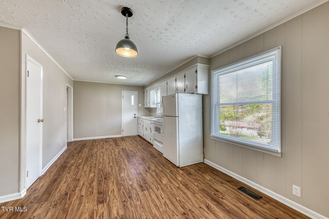 5270 Fort Henry Drive, Kingsport, TN 37663