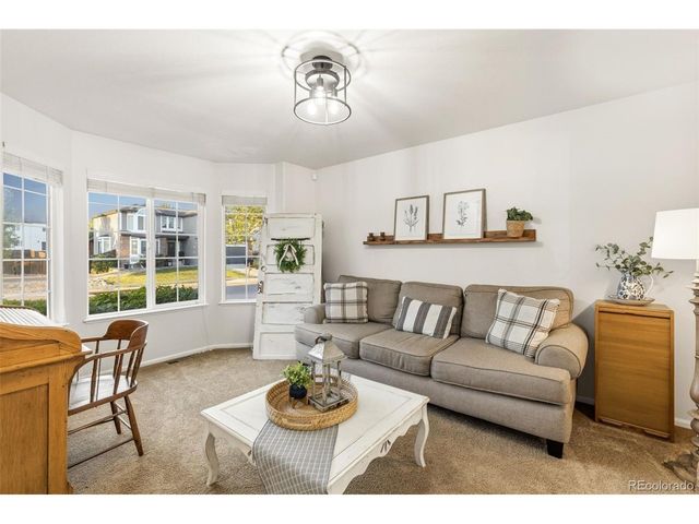 2206 Settlers Dr, Pueblo, CO 81008