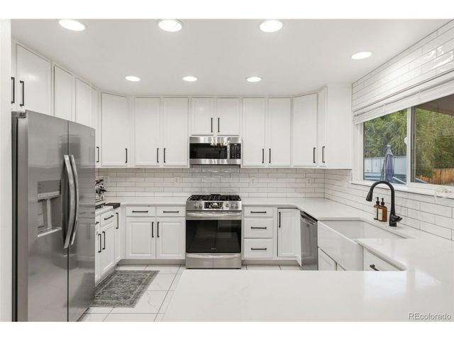 2206 Settlers Dr, Pueblo, CO 81008