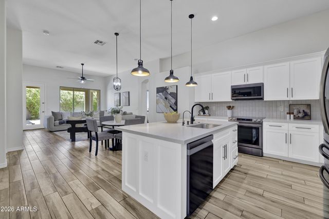 7218 N 84TH Drive, Glendale, AZ 85305