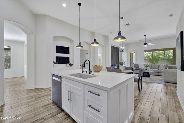 7218 N 84TH Drive, Glendale, AZ 85305