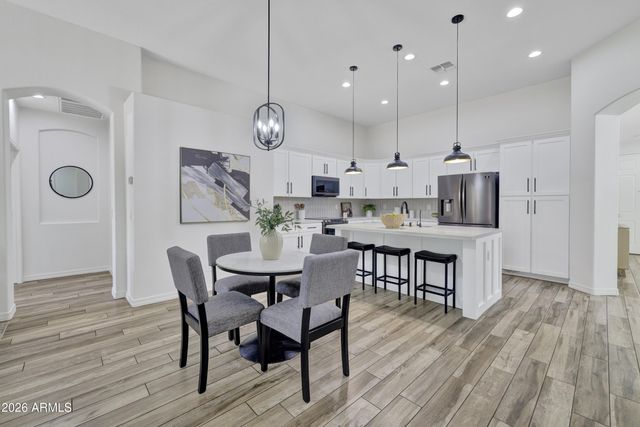 7218 N 84TH Drive, Glendale, AZ 85305