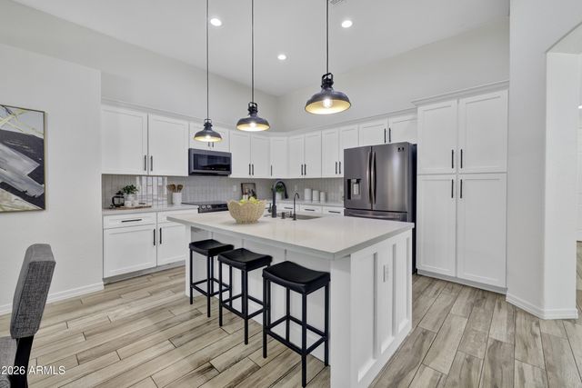 7218 N 84TH Drive, Glendale, AZ 85305