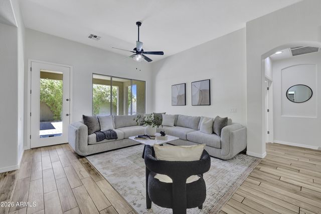 7218 N 84TH Drive, Glendale, AZ 85305