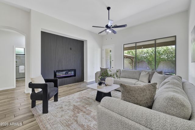 7218 N 84TH Drive, Glendale, AZ 85305