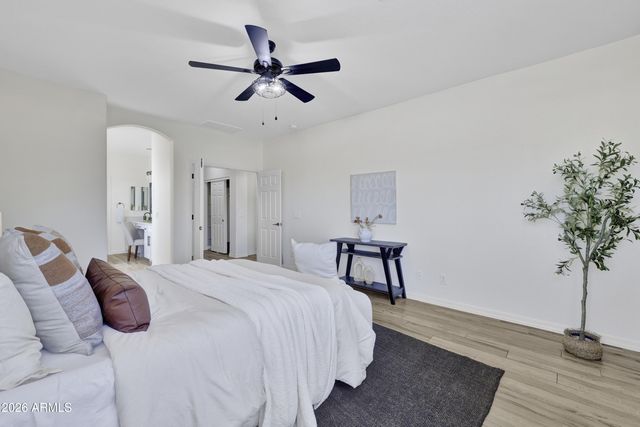 7218 N 84TH Drive, Glendale, AZ 85305