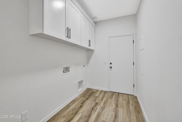 7218 N 84TH Drive, Glendale, AZ 85305