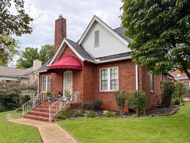 643 E Crest Road, Chattanooga, TN 37404
