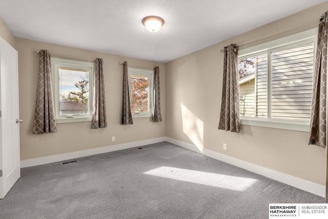 1216 Starview Lane, Lincoln, NE 68512