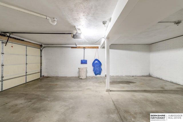 1216 Starview Lane, Lincoln, NE 68512