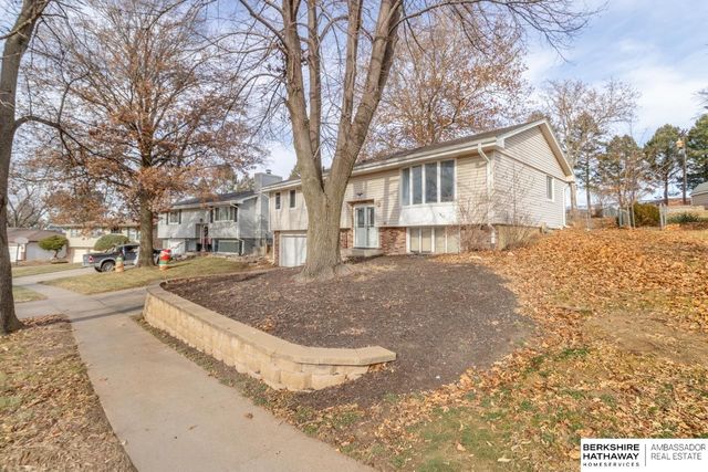 1216 Starview Lane, Lincoln, NE 68512