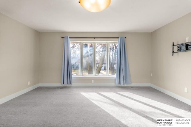 1216 Starview Lane, Lincoln, NE 68512