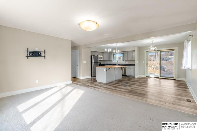 1216 Starview Lane, Lincoln, NE 68512