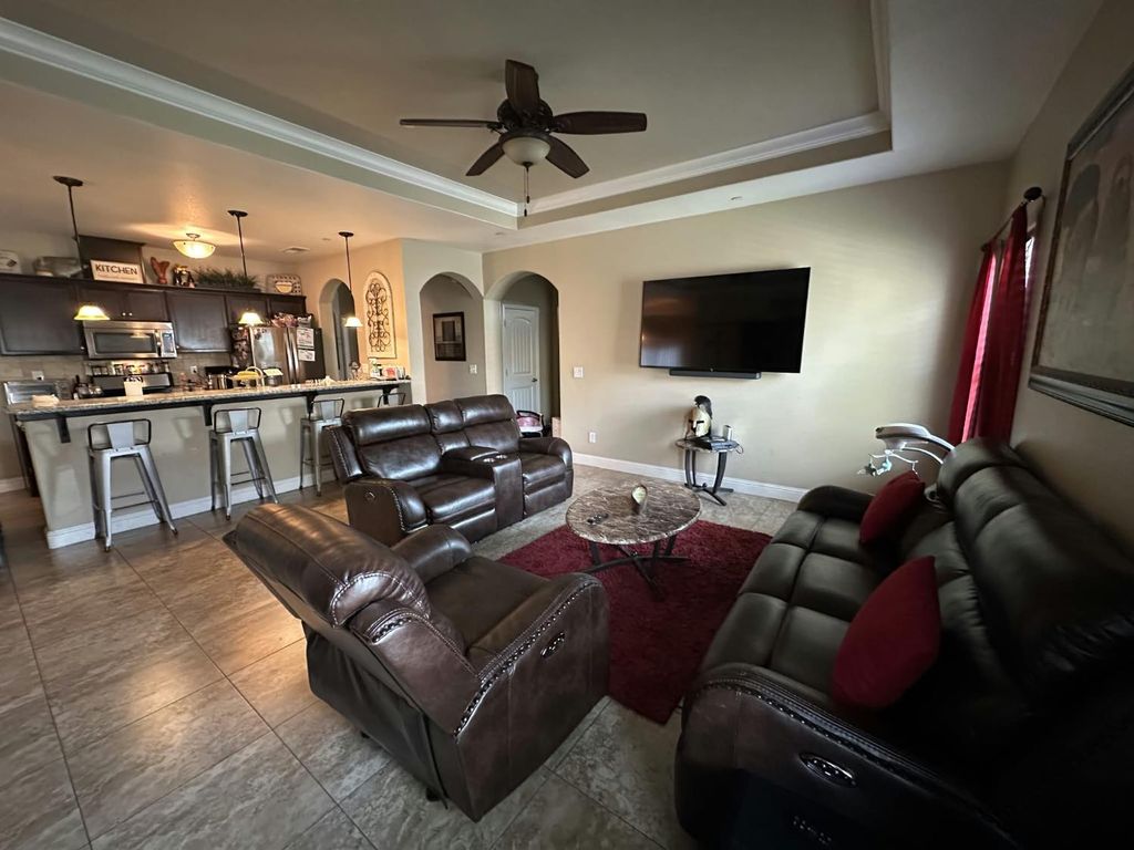 Image 5 of property listing at 669 Ficklin Drive, Madera, CA 93637